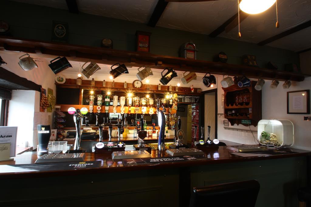 Emlyn Arms Bed & Breakfast Llanarthney Bagian luar foto