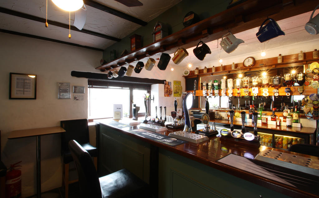 Emlyn Arms Bed & Breakfast Llanarthney Bagian luar foto