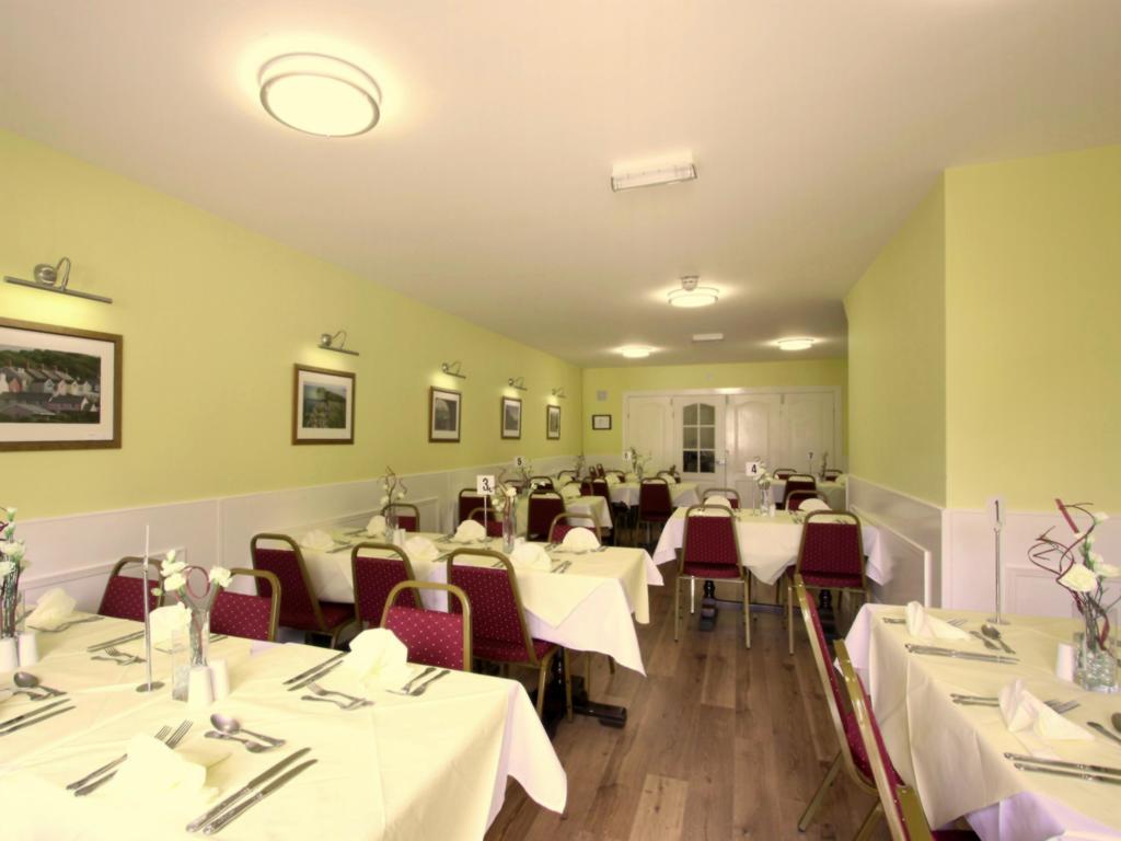 Emlyn Arms Bed & Breakfast Llanarthney Bagian luar foto