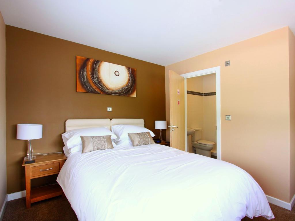 Emlyn Arms Bed & Breakfast Llanarthney Bagian luar foto