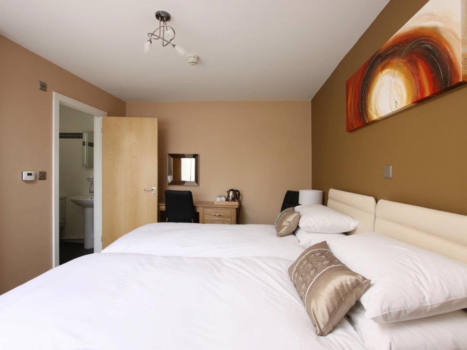 Emlyn Arms Bed & Breakfast Llanarthney Ruang foto