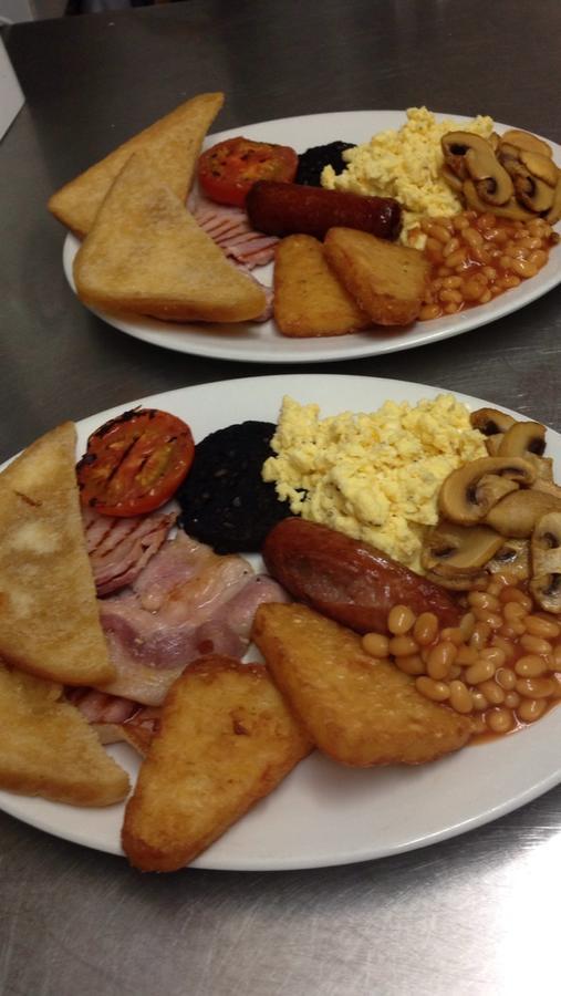 Emlyn Arms Bed & Breakfast Llanarthney Bagian luar foto